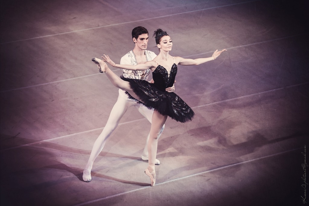 "Лебедине озеро", "Снігова королева" і не тільки: що дивитися в Національній опері України в листопаді